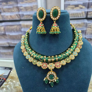 Parure de bijoux Grand Polki en alliage plaqué or avec boucles d'oreilles assorties pour femmes et jeunes filles, idéale pour mariage, fiançailles, soirée, ensemble tendance - Product Image 1