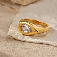 Nouvelle bague de fiançailles élégante en acier inoxydable plaqué or 18 carats avec zircone en forme de goutte d'eau, style rétro minimaliste