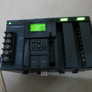 ระบบ PLC คีย์เอ็นซ์ รุ่น KV700 พร้อมอินเทอร์เฟซ 16 I/O และอีเธอร์เน็ต สำหรับควบคุมอุตสาหกรรม - Product Image 1