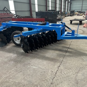 Aratro a scalpelli idraulico trainato per impieghi gravosi, grande, montato su trattore, con spostamento laterale, attrezzatura agricola per la preparazione del terreno, fresa rotante - Product Image 1