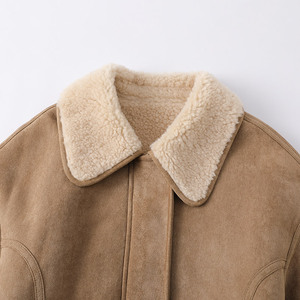 Nuova Collezione Autunno Inverno: <span class=keywords><strong>Giacca</strong></span> Corta Reversibile <span class=keywords><strong>in</strong></span> <span class=keywords><strong>Pelle</strong></span> Scamosciata Sintetica e Lana d'Agnello per <span class=keywords><strong>Donna</strong></span> - Product Image 3