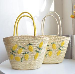 Sac fourre-tout en paille brodé motif citron, style estival mignon, ouvert, à poignée unique, portable, pour femme, avec doublure en polyester - Product Image 1