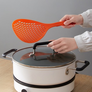 Cuillère passoire multi-usages en maille pour cuisine domestique, idéale pour égoutter l'huile, frire, égoutter et ramasser les boulettes - Product Image 1