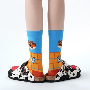 <span class=keywords><strong>Chaussettes</strong></span> mi-tube unisexes à la mode pour hommes et femmes, dessin animé tendance pour hommes et femmes - Product Image 4