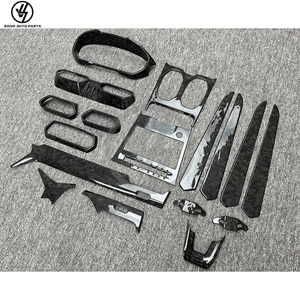 Kit Interior de Piezas de Automóvil de Fibra de Carbono Forjada de Alta Calidad con Acabado Brillante y Tejido Twill, Envasado al Vacío (17 Piezas) para URUS - Product Image 3