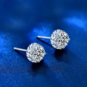 Vente chaude mode couronne élégante 0.5CT moissanite S925 boucle d'oreille en argent sterling pour les femmes