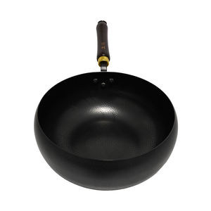 <span class=keywords><strong>Wok</strong></span> en fonte à grand volume, motif écailles de poisson texturé, non revêtu, distribution uniforme de la chaleur, cuisine à domicile - Product Image 4