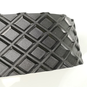 Bande transporteuse en caoutchouc à grille diamantée 1400*90*9mm, tapis industriel pour machine à carton ondulé - Product Image 1