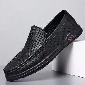 รองเท้าโลฟเฟอร์หนังแท้แบบสวมสำหรับผู้ชาย ดีไซน์โปร่ง สีพื้น เรียบง่าย สไตล์ลำลอง สำหรับวัยรุ่น ใส่สบายในช่วงฤดูร้อน - Product Image 2