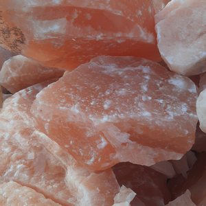 Piedras naturales de sal rosa del Himalaya Cristales puros crudos para el bienestar Cocina de spa y marca personalizada - Product Image 1