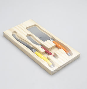 3 couteaux à fromage en acier inoxydable avec plateau en bois de pin, manche en plastique, coupe-fromage, épandeur à beurre et <span class=keywords><strong>couteau</strong></span> à fromage - Product Image 3