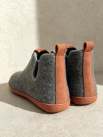 Bottines à enfiler en feutre de pure laine avec empiècement contrastant et semelle en cuir gris foncé, chaussures d'intérieur pour l'automne et l'hiver