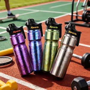 Termo Deportivo Portátil de Gran Capacidad, Taza Aislada con Tapa Abatible de Plástico para Uso en Exteriores, Fitness y Gimnasio - Product Image 1