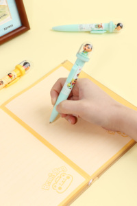 Bolígrafo de punta redonda con diseño de paisaje de Crayon Shinchan, adornos de dibujos animados, 0.5mm, negro, de plástico, bonito bolígrafo de presión KUKI - Product Image 3