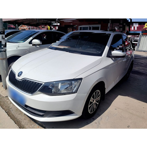 <span class=keywords><strong>Skoda</strong></span> <span class=keywords><strong>Fabia</strong></span> 2015 d'<span class=keywords><strong>occasion</strong></span>, berline essence <span class=keywords><strong>automatique</strong></span> familiale, traction avant, blanche, inspectée, véhicule d'<span class=keywords><strong>occasion</strong></span> pour concessionnaires - Product Image 1