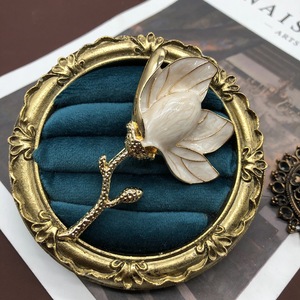 ZHENXUN Broche et Boucles d'Oreilles Fleur <span class=keywords><strong>de</strong></span> Jasmin Blanche Vintage, Broche Tridimensionnelle, Épingles en <span class=keywords><strong>Argent</strong></span>, Accessoires Bijoux, Cadeau Unisexe - Product Image 6