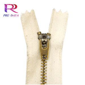 Ventas al por mayor 3 # Zip Jeans <span class=keywords><strong>Siper</strong></span> Metal Cremallera Cinta de algodón 4,5 YG Slider Jacket Zip H Shape Bottom Stop Cremallera de latón antiguo - Product Image 3