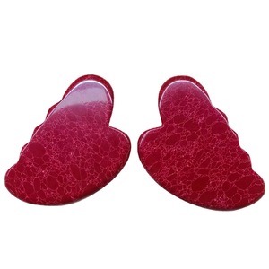 Outil de massage facial Gua Sha en pierre naturelle de turquoise rouge, jaspe rouge, ou jade rouge pour le visage - Product Image 3