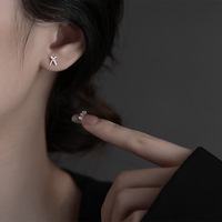 Anting Tusuk Perak 925 Modern Model Palang Silang Bertabur Zirkon Geometris S925