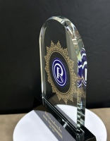 Service de personnalisation de trophées de cérémonie professionnels, trophée en cristal, trophée en verre, adapté aux événements professionnels, sportifs et annuels