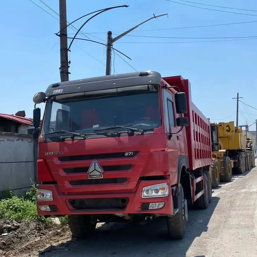 Veicoli economici di grandi dimensioni per il trasporto di costruzioni howo ribaltabile autocarro con cassone ribaltabile usato 6x4 8x4