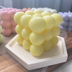 <span class=keywords><strong>Velas</strong></span> Aromáticas Cuadradas con Aroma a Cubo de Rubik al por Mayor, Vela Aromática en Forma de Corazón con Burbujas, Sin Humo, en Colores Estéticos para Decoración de Habitaciones - Product Image 3