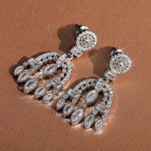Orecchini Pendenti in Stile Barocco per Donne, Gioielli Eleganti e Scintillanti per le Orecchie - Product Image 4