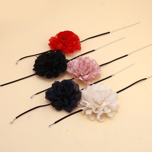 Collier ras du cou en velours décoré de fleurs, accessoire de mode noir pour soirée - Product Image 3