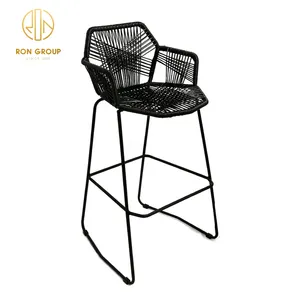 高品质热卖定制尺寸藤制铝餐椅现代餐厅家具黑色吧椅