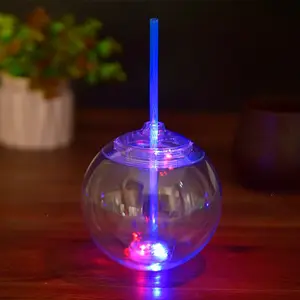 Gelas Plastik Bentuk Bola Berkilau LED 720 Ml, Gelas Minum Plastik untuk Bar Halloween Natal