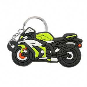 Venta al por mayor de llaveros de goma 2D 3D con logotipo personalizado en relieve para motocicleta, llavero clásico para coche, llavero de PVC suave para motocicleta - Product Image 2