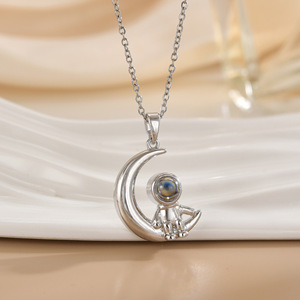 女宇航员月亮投影项链镀金铜可爱链扣 - Product Image 2
