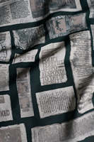 Foulard en soie vintage à imprimé journal déchiré, motif rétro de coupures de journaux sur le thème des OVNIs, foulard carré, bandana en gros pour hommes et femmes