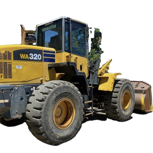 Vente Flash : Chargeuse sur pneus Komatsu WA320 d'occasion – Haute Qualité, Bonnes Performances – Chargeuses sur pneus d'occasion WA100, WA470, WA600, WA700 à vendre - Product Image 1