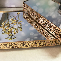 Support à gâteau carré simple en métal avec plateau décoratif pour table de desserts de mariage - Livraison rapide, faible MOQ