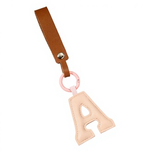 Llavero de Cuero Personalizable con 26 Letras, Colgante con Iniciales del Alfabeto para Regalo - Product Image 1