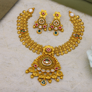 Traditional gold <b>necklace</b> set with floral pendant and <b>matching</b> earrings elegant bridal jewelry for wedding and festive occasions - Product Image 3
