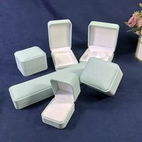 Ensemble d'emballage de bijoux de luxe Boîte en cuir bleu PU pour bague et bracelet Boîte à bijoux tendance et pratique