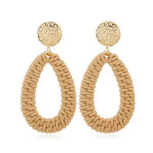 Pendientes Colgantes <span class=keywords><strong>de</strong></span> Aleación <span class=keywords><strong>con</strong></span> Diseño Geométrico <span class=keywords><strong>de</strong></span> Corazón Doble y <span class=keywords><strong>Estrella</strong></span> <span class=keywords><strong>de</strong></span> Cinco <span class=keywords><strong>Puntas</strong></span>, Estilo Rattan, Color Natural, para Venta Caliente en Wish, Estilo Europeo Americano - Product Image 4