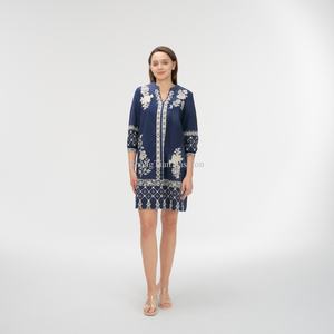 Robe courte pour femme OEM, bleu, col en V, robe brodée pour femme - Product Image 4