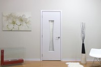 Portes de salle de bain intérieures en bois avec inserts en verre