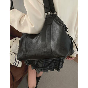 Sac fourre-tout décontracté en PU grande capacité avec fermeture éclair, doublure en polyester, nouvelle version, sac bandoulière pour le fitness, les voyages et les bagages, pour femmes - Product Image 4