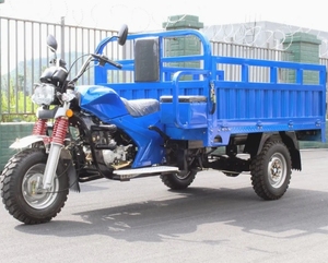 Motocicleta de tres ruedas con motor de 200cc para un transporte fiable de carga y pasajeros - Product Image 6