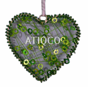 Adorno Colgante de Corazón con Cuentas de Vidrio Verde Tamaño Mediano Modelo 906 de Atiqco, Decoraciones para Árbol de Navidad - Product Image 5