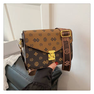 กระเป๋าถือผู้หญิงหนัง PU หรูหราใหม่ปี 2026 คุณภาพสูง ใช้ได้ทุกวัน สะพายไหล่หรือสะพายข้างได้ ดีไซน์ทันสมัยสำหรับสุภาพสตรี พร้อมซิป - Product Image 3