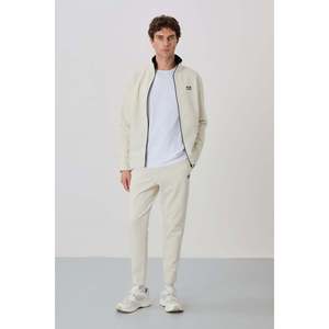 Conjunto Deportivo Air Jones para Hombre, Corte Estándar, Color Beige, Mezcla de Poliéster, Viscosa y Elastano, Dos Piezas, Modelo 85209 - Product Image 1