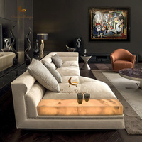 Italienisches Minimalistisches Chaiselongue-Sofa Breite Sitzfläche Gepolstertes Sofa Maßgefertigt für Penthouse-Apartment Hotel Wohnzimmer Ecksofa