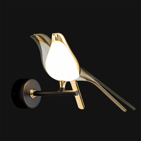 Applique murale LED moderne au design postmoderne, plaqué or, motif oiseau, pour couloir, escalier et chambre à coucher, luminaire décoratif en métal