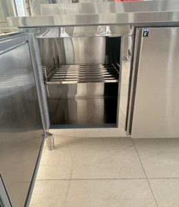 Refrigerador Bajo Mostrador Pusen <span class=keywords><strong>de</strong></span> 2 Puertas con Enfriamiento por Aire, Sin Escarcha, Mostrador para Ensaladas, Equipamiento <span class=keywords><strong>de</strong></span> Cocina para Mantener Alimentos Frescos - Product Image 5