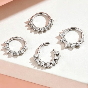 Anello Clicker a Cerniera in <span class=keywords><strong>Acciaio</strong></span> Inossidabile 316L da 16G con Zirconi Pavé, <span class=keywords><strong>Piercing</strong></span> Punk per Septum, Anello a Segmento per Naso, Cartilagine, Helix, Trago, Daith, <span class=keywords><strong>Orecchio</strong></span> - Product Image 3
